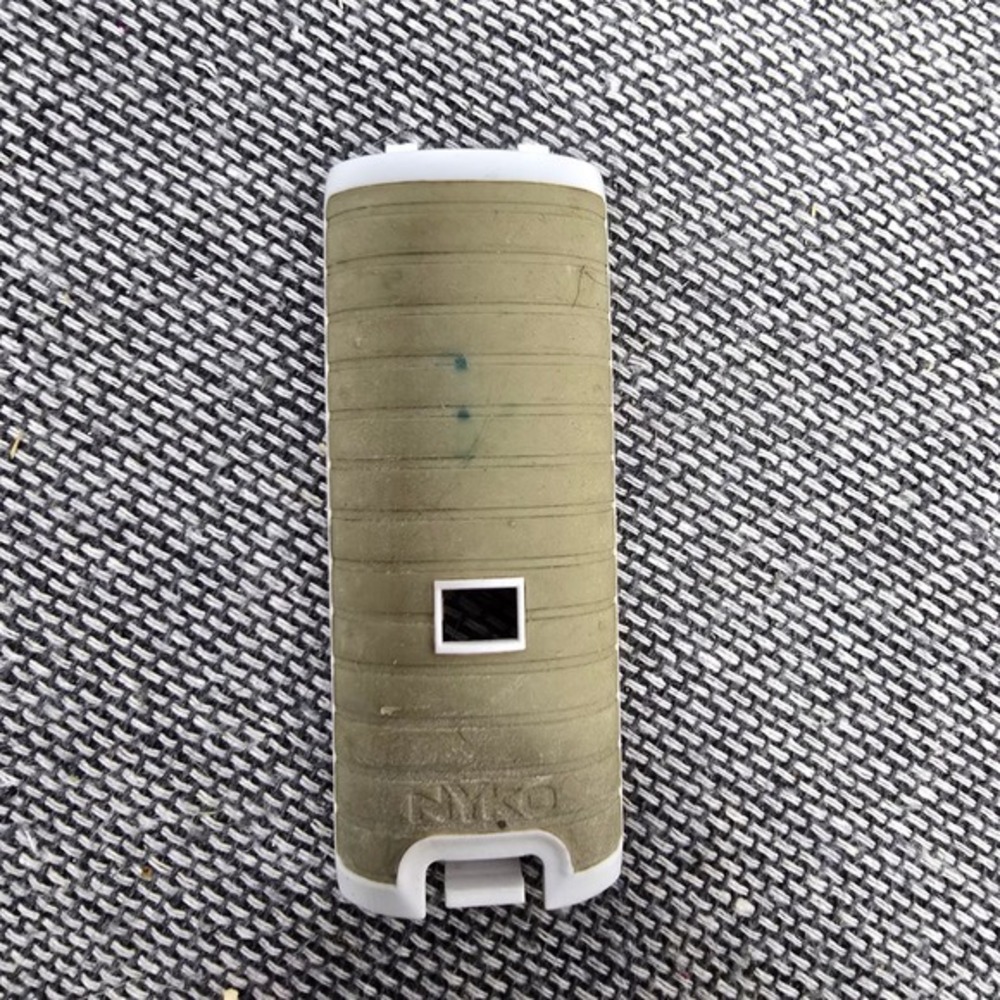 Nyko Nintendo Wii Remote Battery Cover Replacement White with Tan‎ Rubber Grip